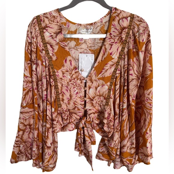 NWT- Band Of The Free Libby Gold Floral Bell sleeve crop top size small - Picture 4 of 11